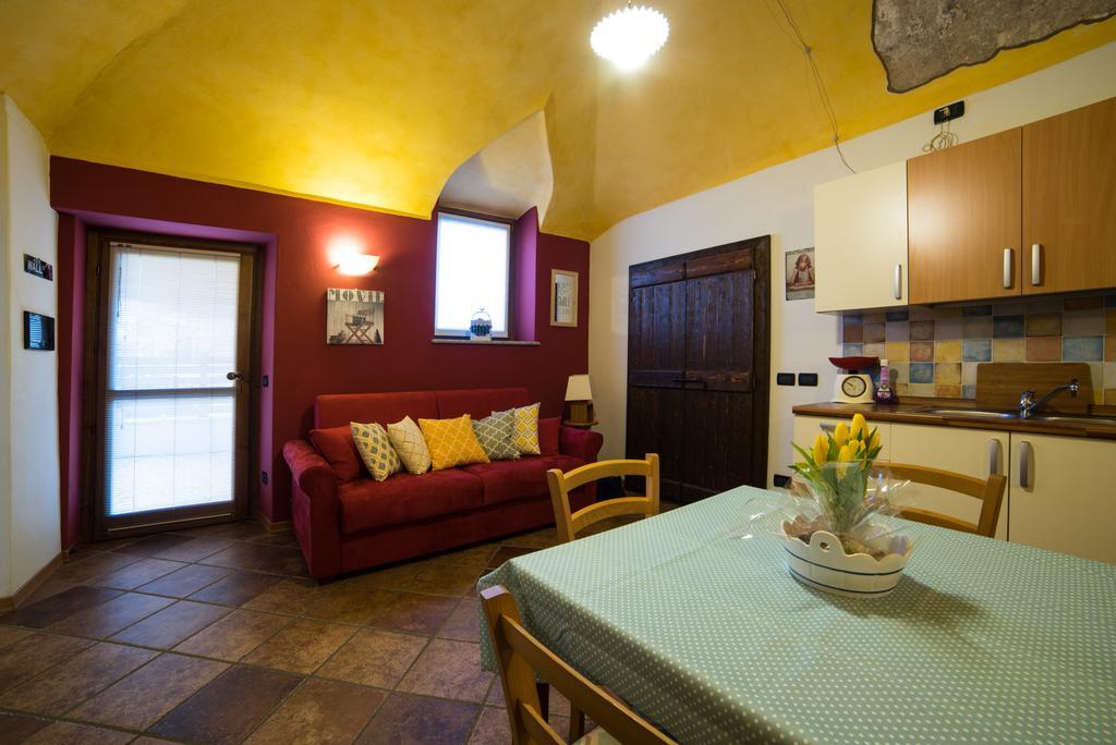 Casa Corte Alla Rocca Arona Exterior photo